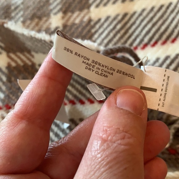 Scarf - Picture 2 of 3